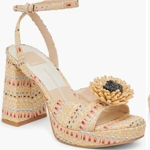 🤍🔸️Dolce Vita🔸️ Tan Platform Sandals with Floral Pastel Multi Raffia Size 8.5